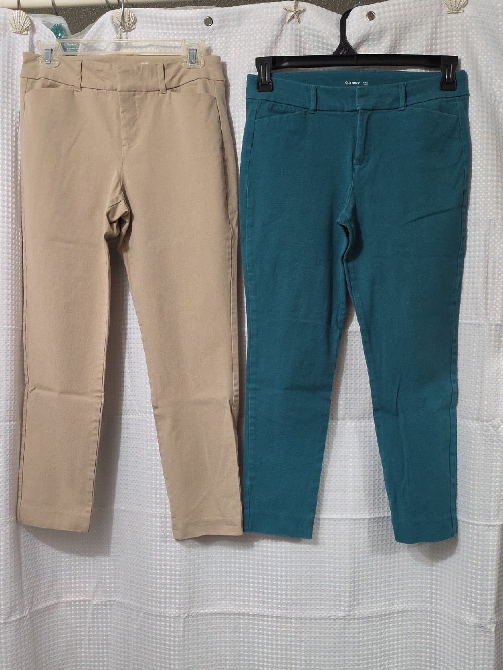 Old Navy Pixie Skinny Pants in Khaki